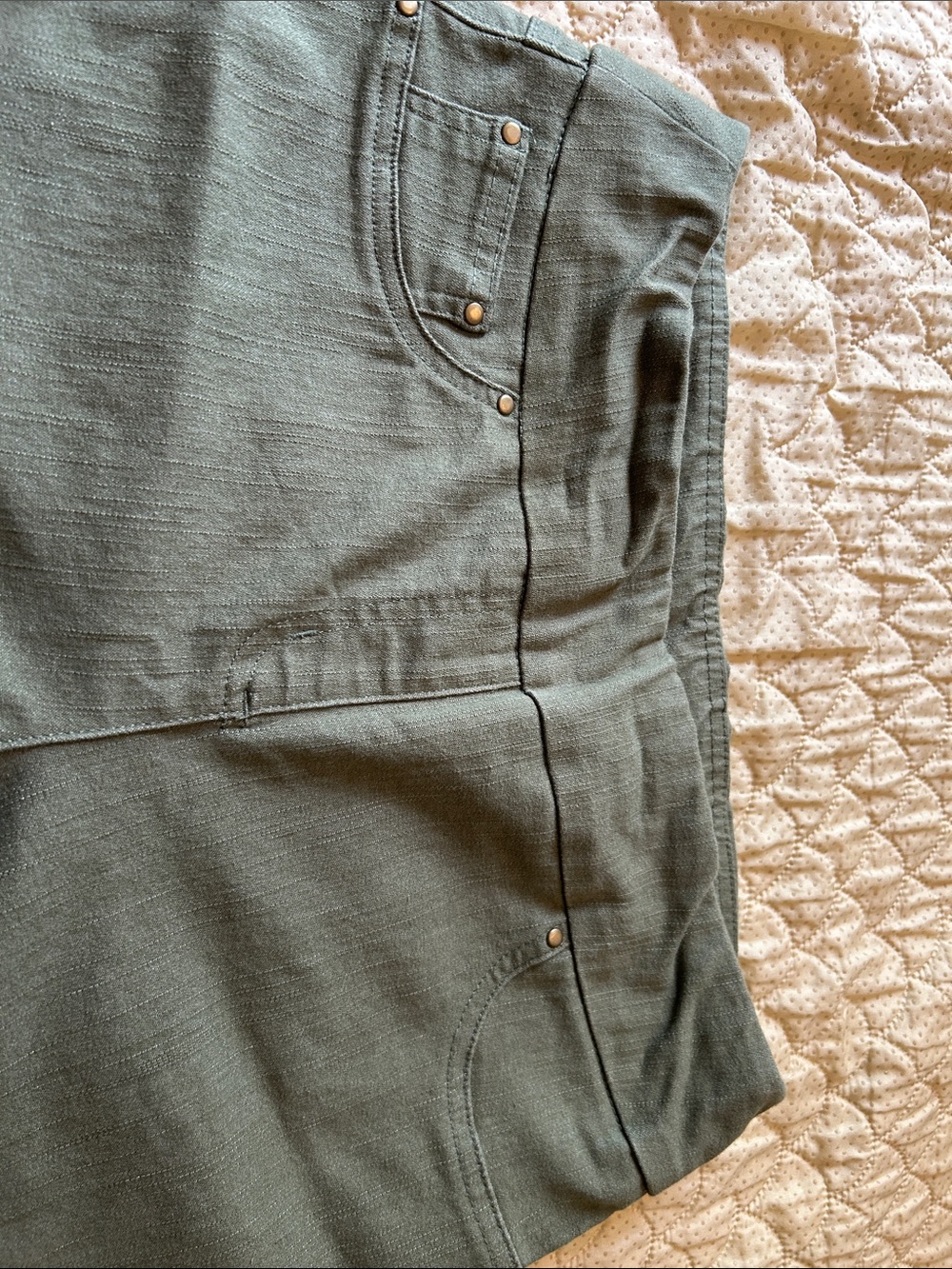 Ruby Rd. Cropped Ankle Pants in Olive 10